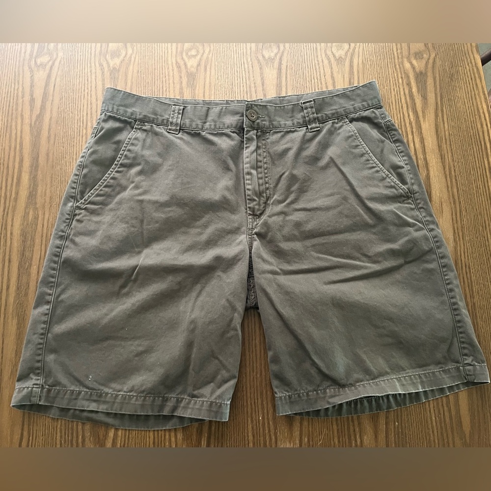 The North Face Dark Green Men's size 38 shorts